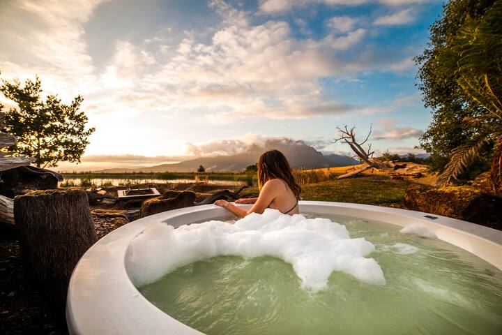 Eagles Nest II Luxury Private Spa Property gallery image 3