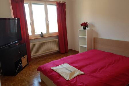 Perfect location near the airport,transport outdor