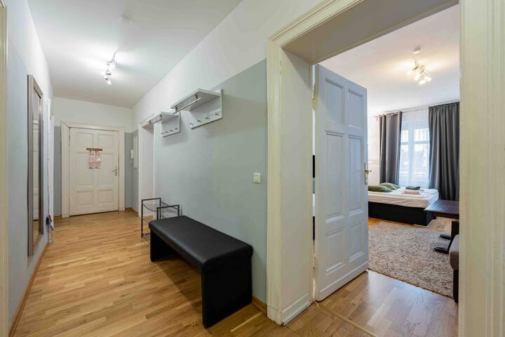 BIG CENTRAL BERLIN CITY MITTE 4RMS FLAT 1ALocation gallery image 2