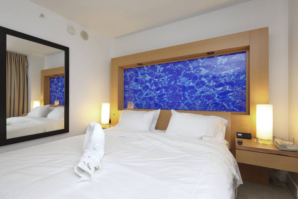 m2bed.jpg