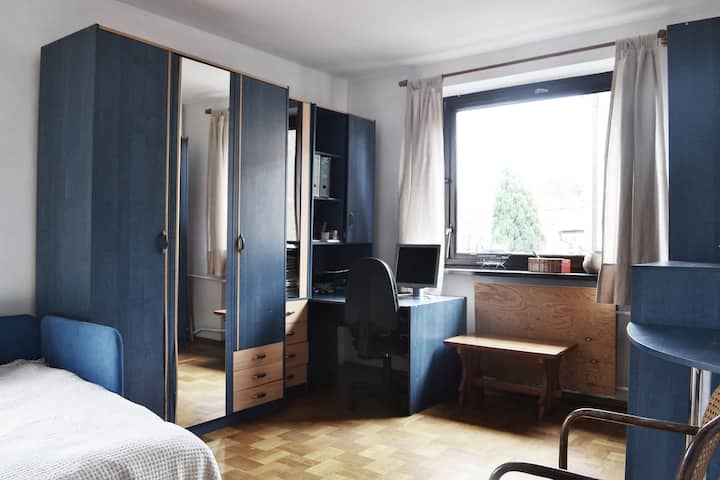 חדר השינה למעלה