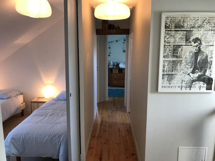 Chodba na poschodí a spálňa 2