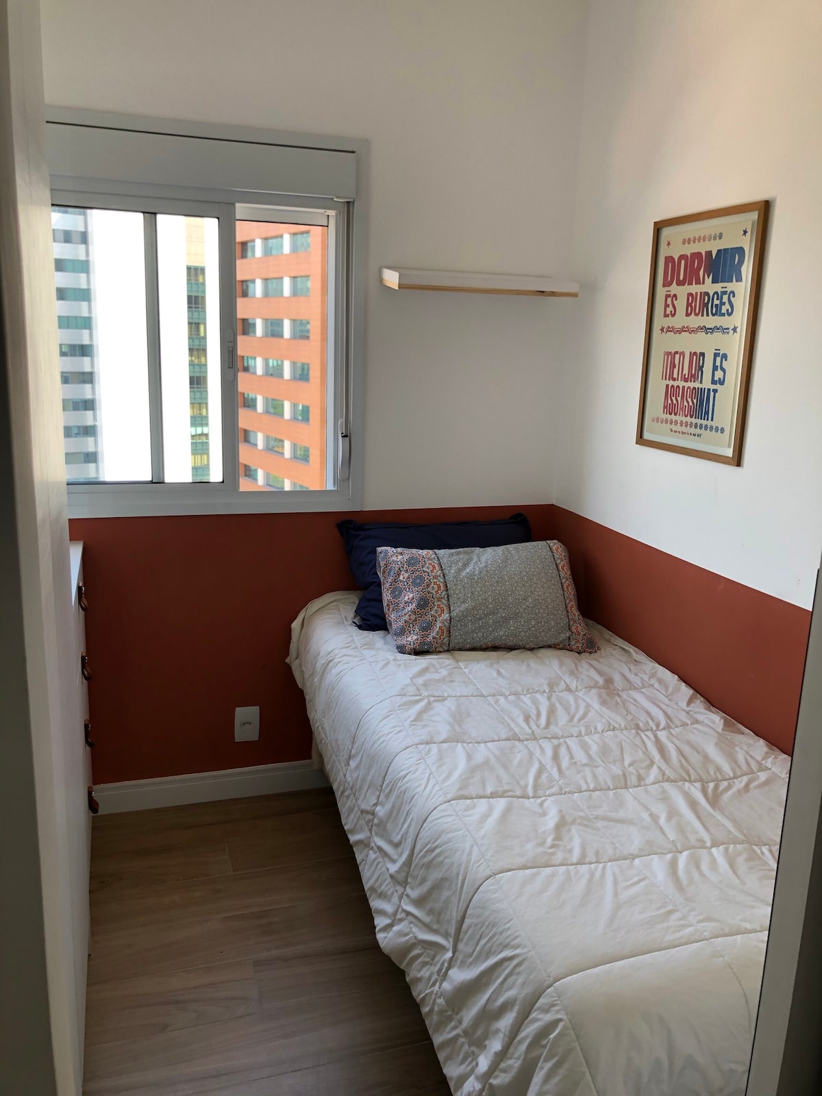 חדר שינה 2 - מיטת יחיד