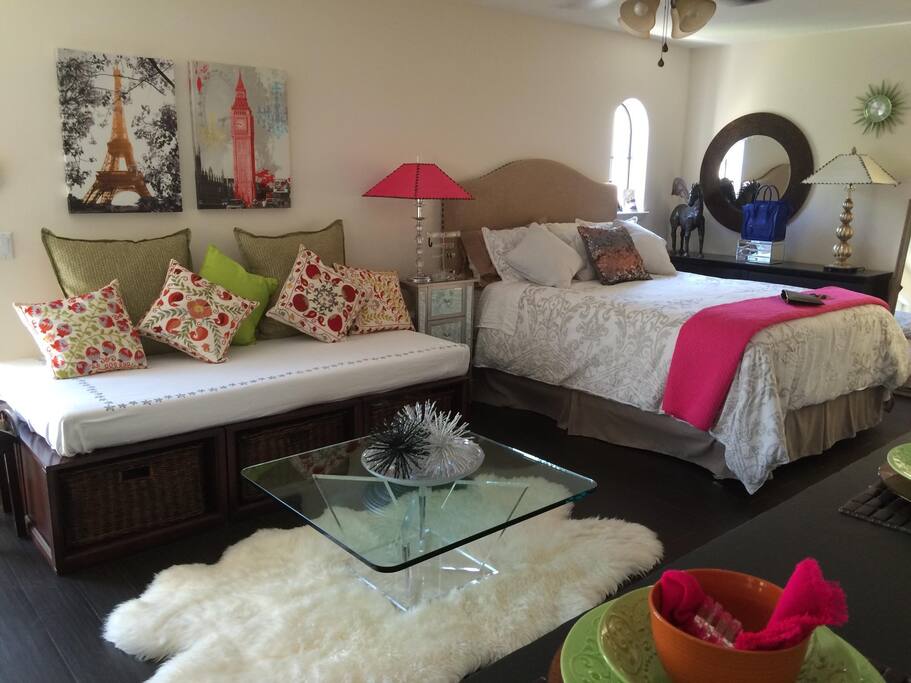 Bedroom & living room (Queen Bed and European Bed)