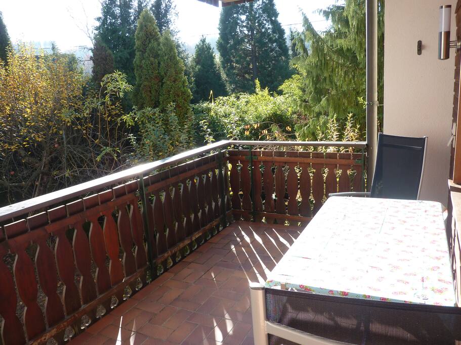 überdachter Balkon