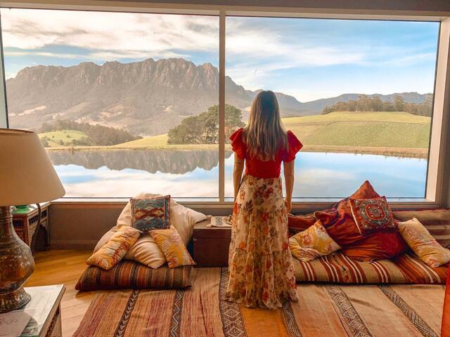 Eagles Nest II Luxury Private Spa Property gallery image 5