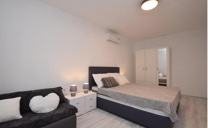 One Bedroom Apartment - Zdxi - A11 - Nin