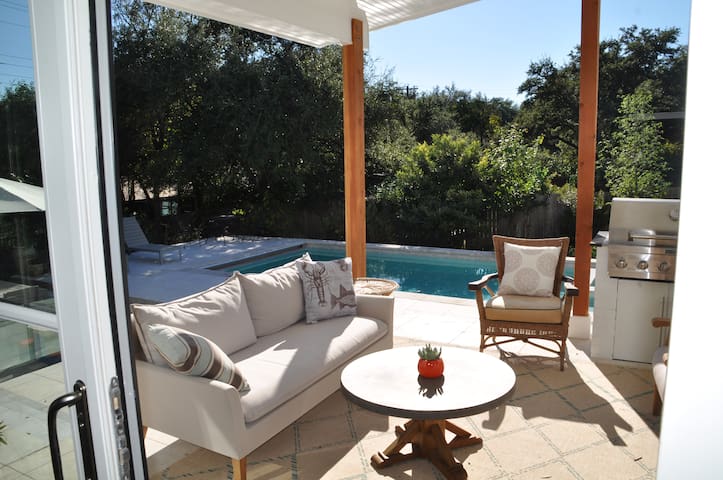5-Bed Luxury Home with pool – Available in August! gallery image 3