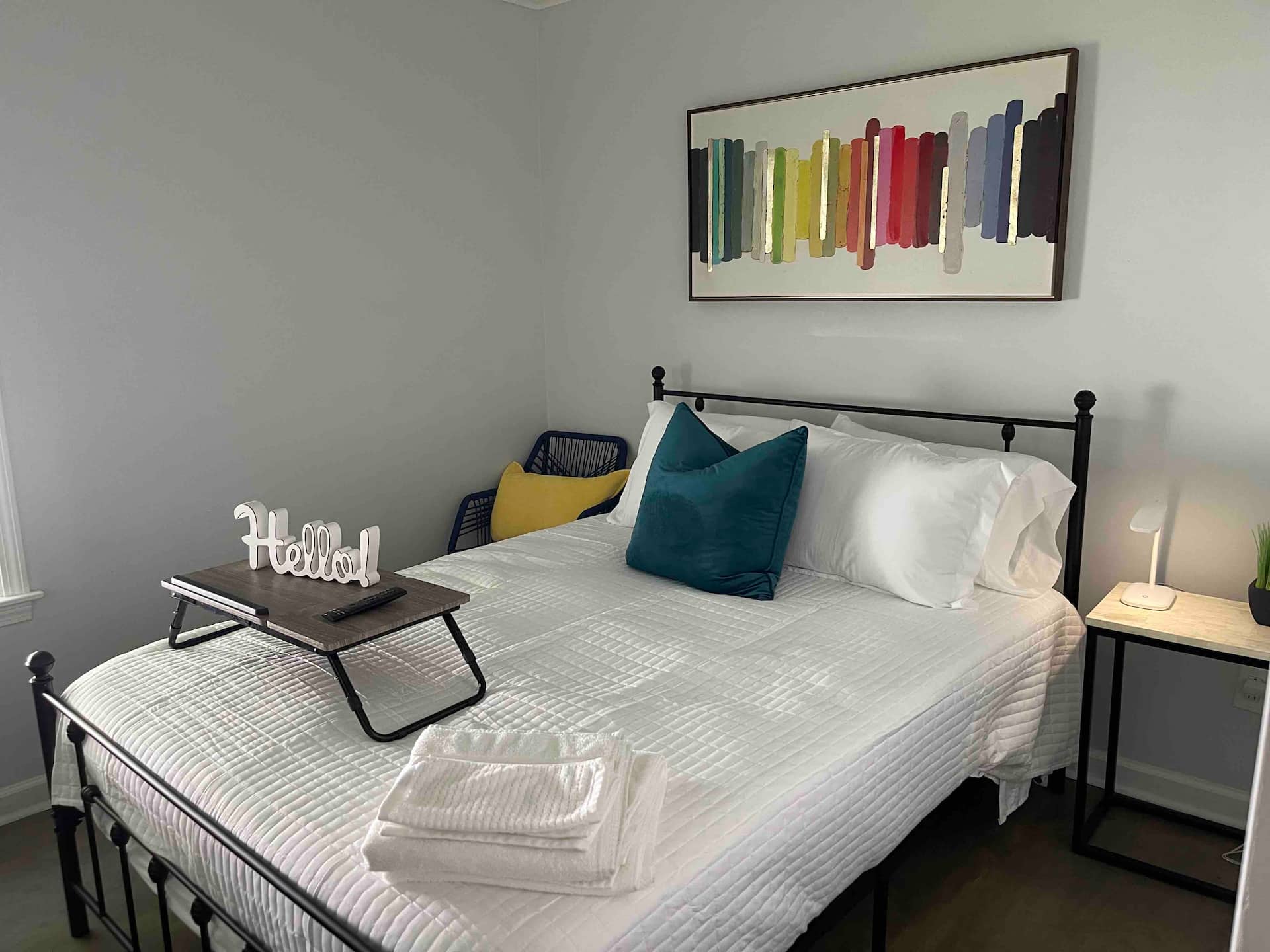New Decor! Cozy Modern Renovated Private Suite!