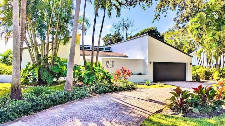 ️Villa Noir️                  Modern Pool Villa - Boca Raton, FL