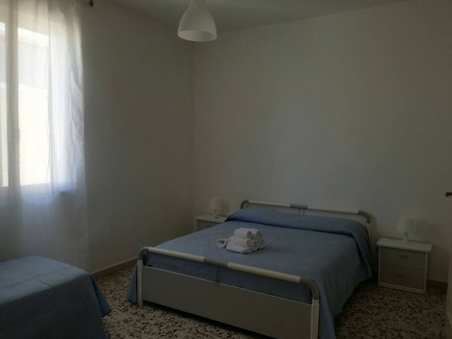 Camera da letto ( 1 matrimoniale, 1 singolo)