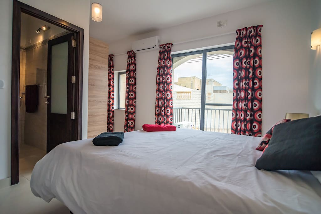 Bedroom with en suite bathroom