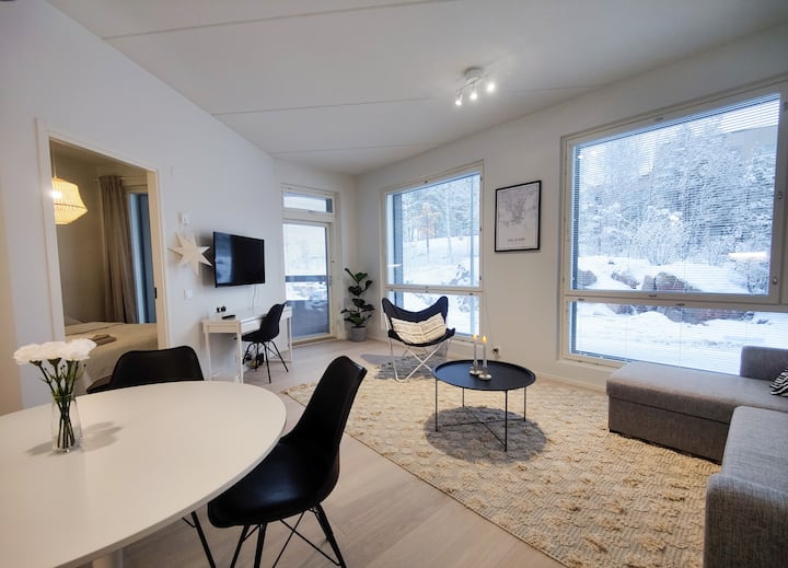 Peaceful nordic home for 5 / near city and airport