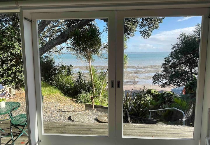 Kōtare Cottage - Private, Tranquil, On The Water! - Auckland
