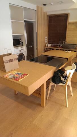 Large luxury 2 bedroom QSquare Taipei Main Station gallery image 4