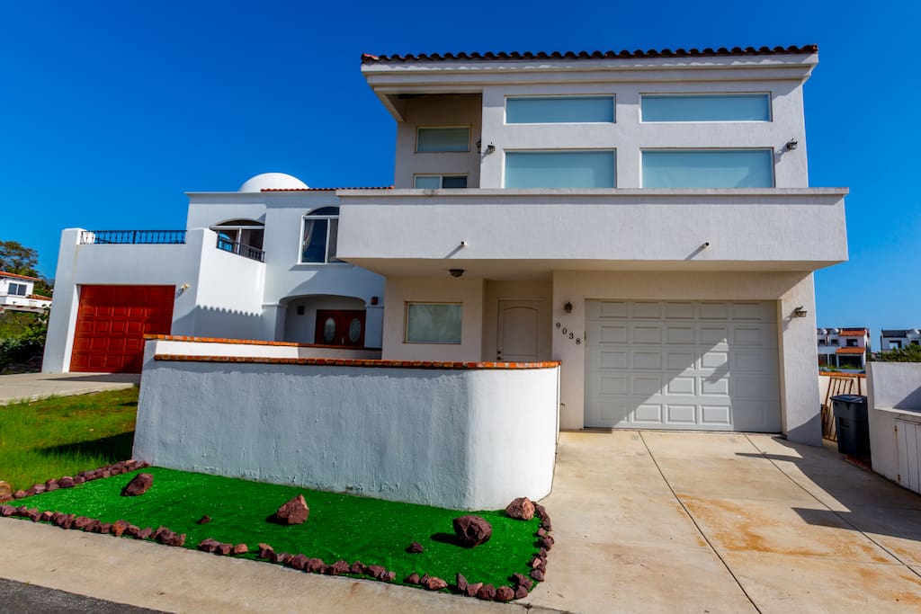 Front of the house has driveway and safe street parking