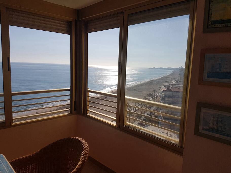Vistas desde el salón a Playa de San Juan- Cabo de las Huertas
