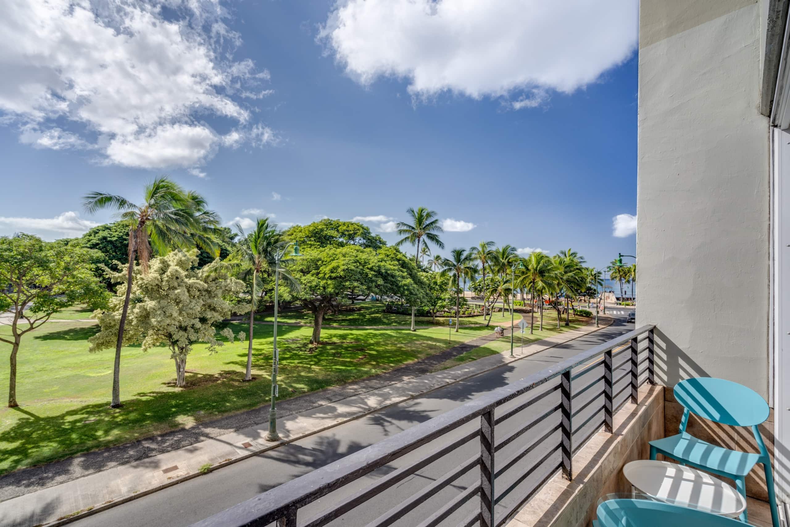 Waikiki Bungalow - Image 1
