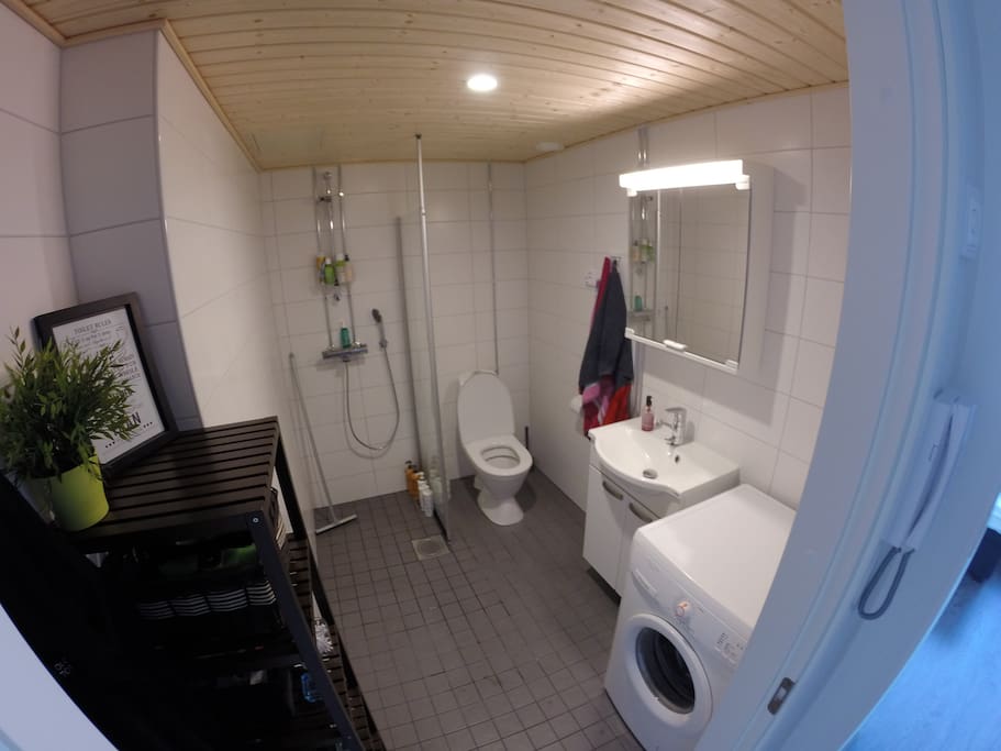 Bathroom. Towels and shampoos are provided.