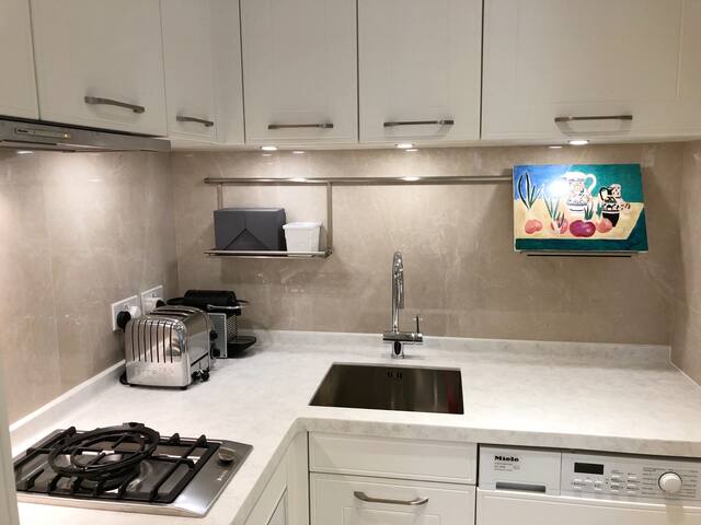 Executive apartment in a Luxury building gallery image 4