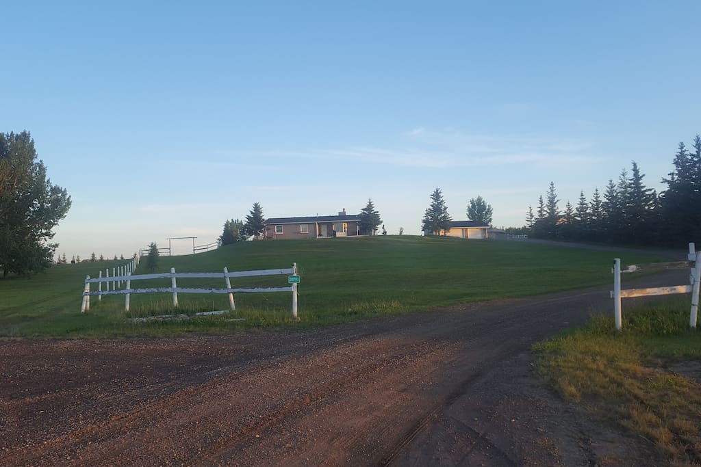 COUNTRY LIVING