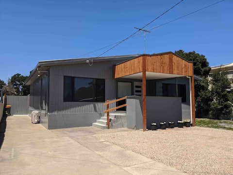 Beautiful Family Friendly house with it all