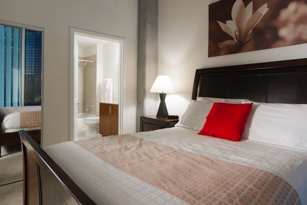 Standard Queen size beds with memory foam mattresses