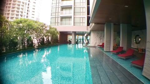 25% OFF Vanilla Patio Bangkok Free Wi-Fi & Water