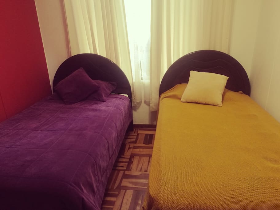 habitación con dos camas
