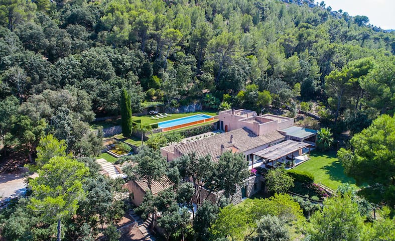 Breathtaking rural Finca in natural park