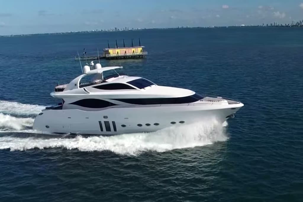 90' Eagle - Yacht Rental @ Miami Boat Experts - Charters | Management | Crew | Supplies | Miami | Florida Keys | The Bahamas