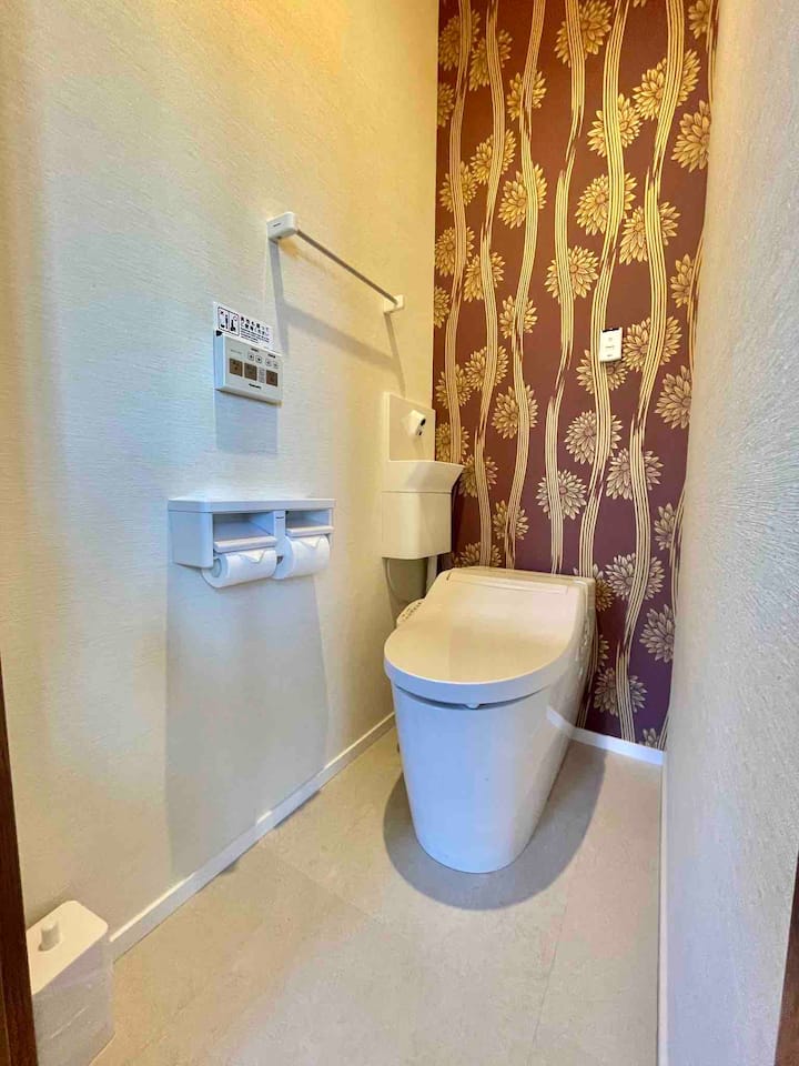 2階のトイレ　センサー付き