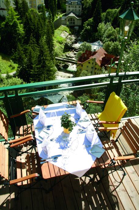 Die Terrasse zum berühmten Gasteiner Wasserfall