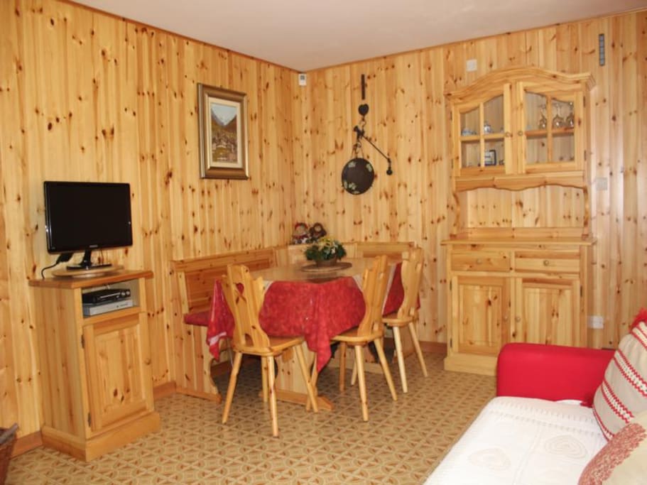 Piano terra bilocale - salone con divano letto - 2 posti letto