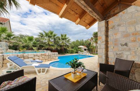 Family&Friends House -pools-Island of Brač-Sutivan