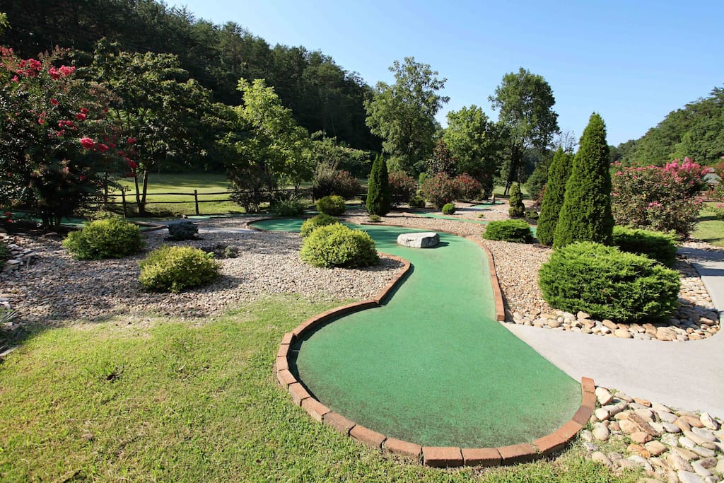 Beautiful View-Resort Mini Golf