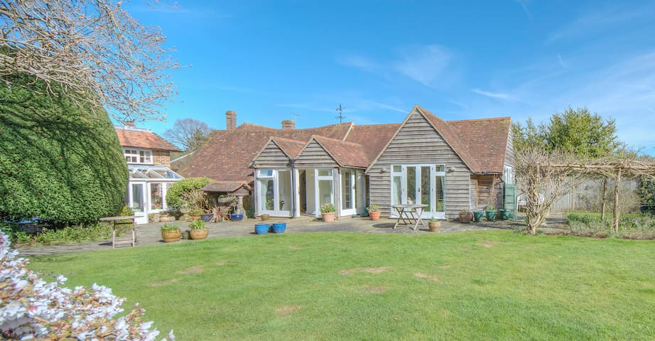 Airbnb Fittleworth Holiday Rentals Places To Stay England