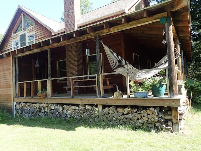 Friends Lake Retreat: Cool cabin in the ADK