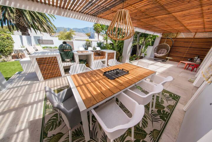 Holiday Home with Heated Pool & Sunny Terrace gallery image 5