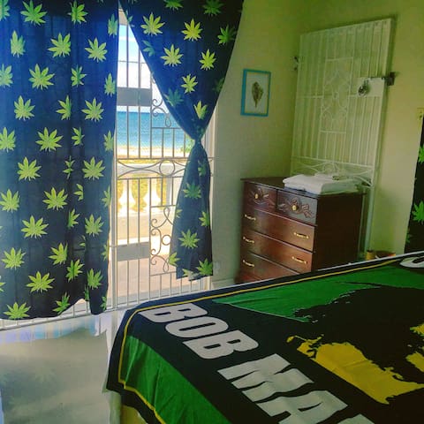 OG KUSH ROOM @ HOTBOX JAMAICA