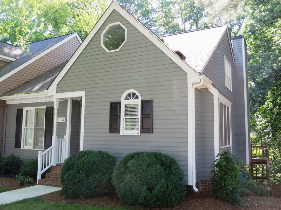 End unit townhouse