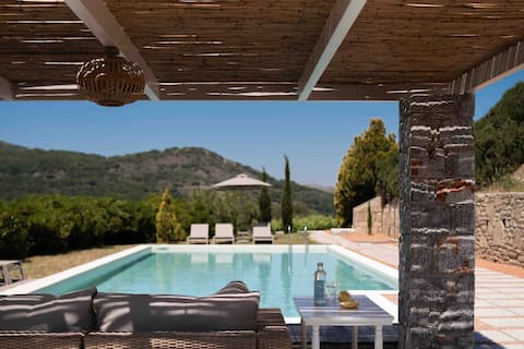 Eleonas Estate

Exceptional 3 bedroom villa & pool