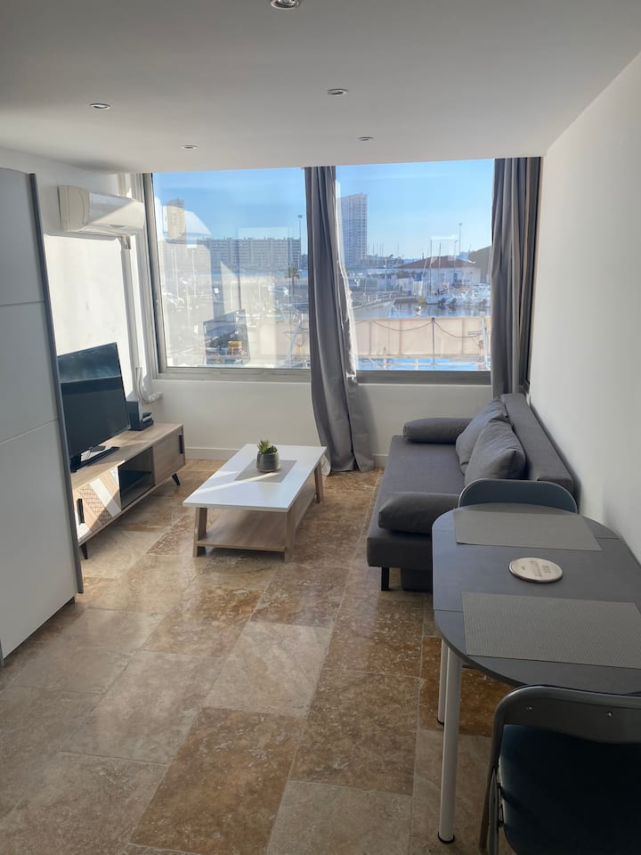 Studio Avec Superbe Vue Sur Le Port De Toulon - Tolone