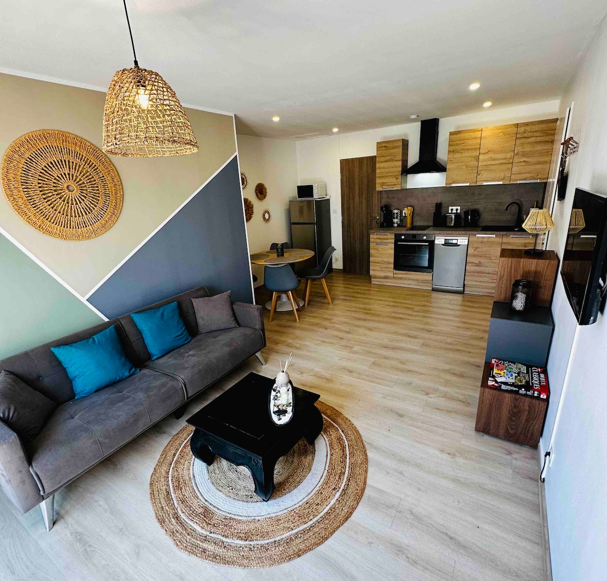 Top Airbnb: Villa Vaihéré Apartment in Camargue, Le Magnolia à Saintes Maries De La Mer