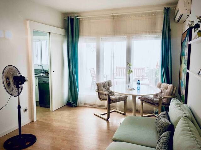 Holiday beach&party apartment  / interior terrace