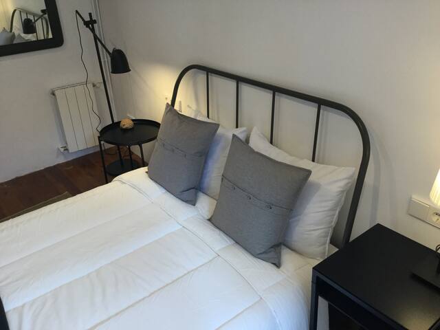 Download Mobles de menjador al costat de la mar For iPhone Mobles De Menjador Al Costat De La Mar