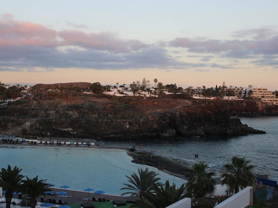 From the roof terrace to the seawater pool