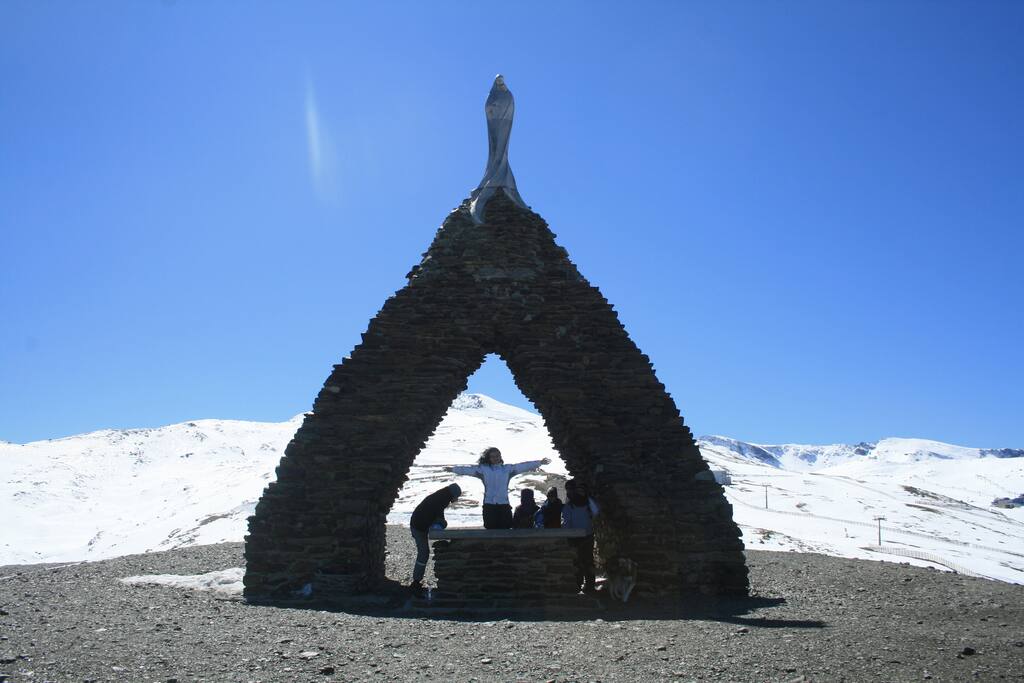 Virgen de las Nieves a 2800 m en Sierra Nevada.