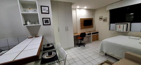 Cozy Flat in front of Piedade beach.