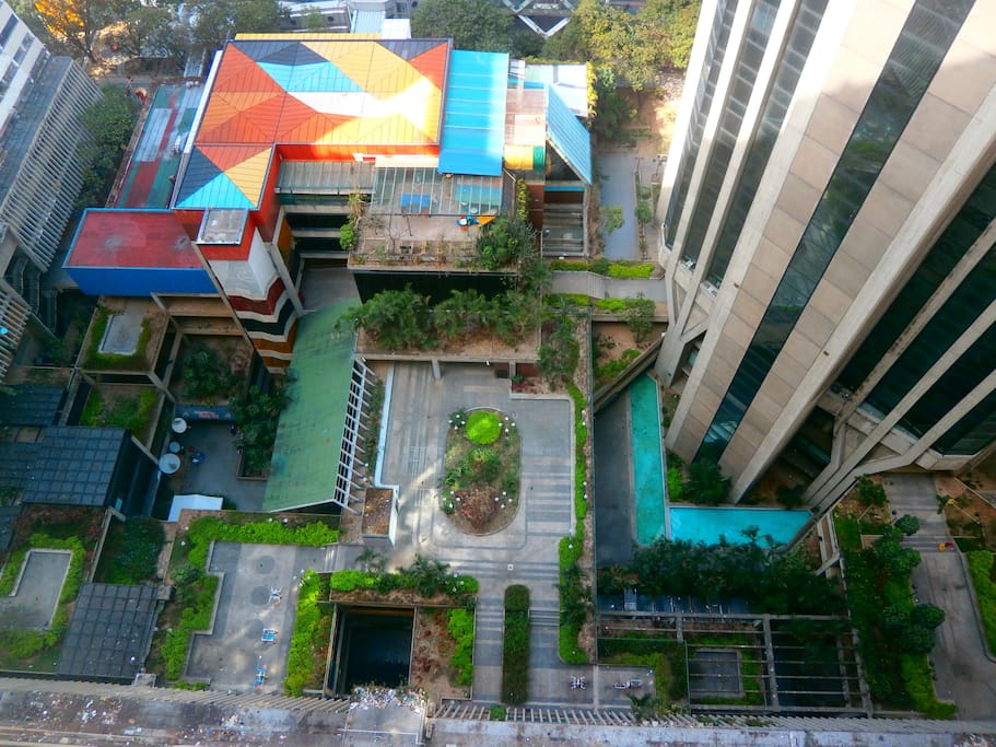 Vista del apartamento al Museo de los Niños y espacios de recreación.